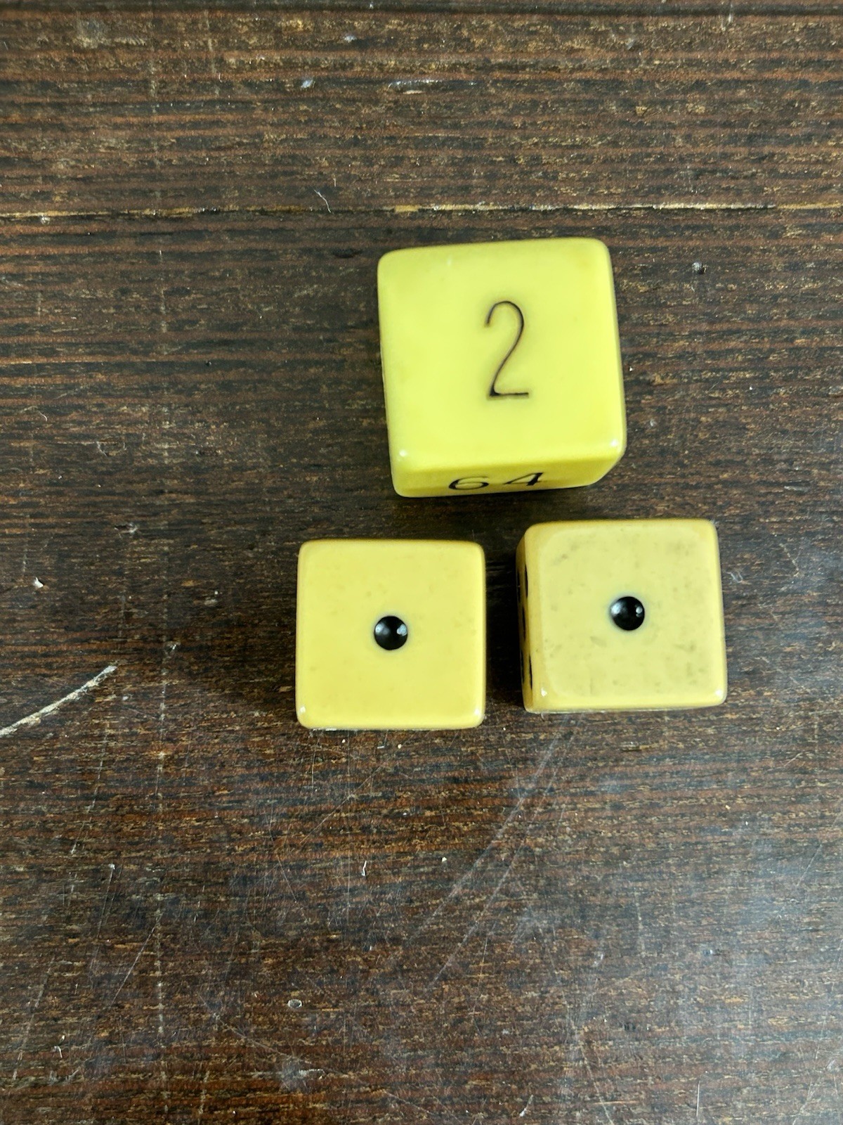 VTG Lot 30 Catalin Bakelite Backgammon Red & Butterscotch 3/4 X 3/16 & 3 Die (k)