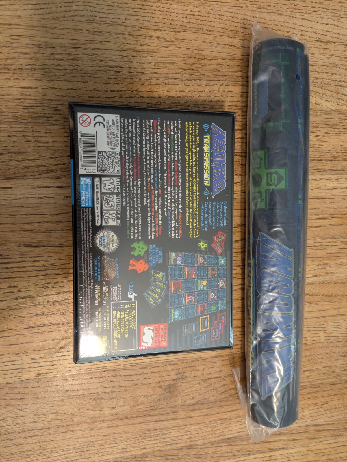 Incoming Transmission GAME WITH PLAYMAT cooperative sci-fi pixel boardgame