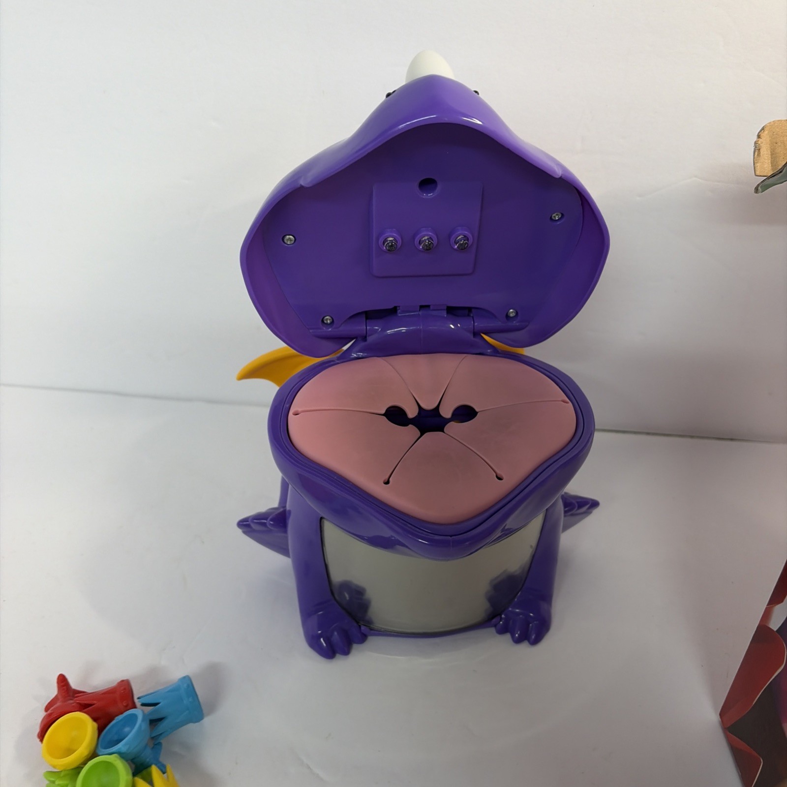 Dragon Snacks Game 2019 Ages 4-Up Works Complete ( see video ) clean w/ box