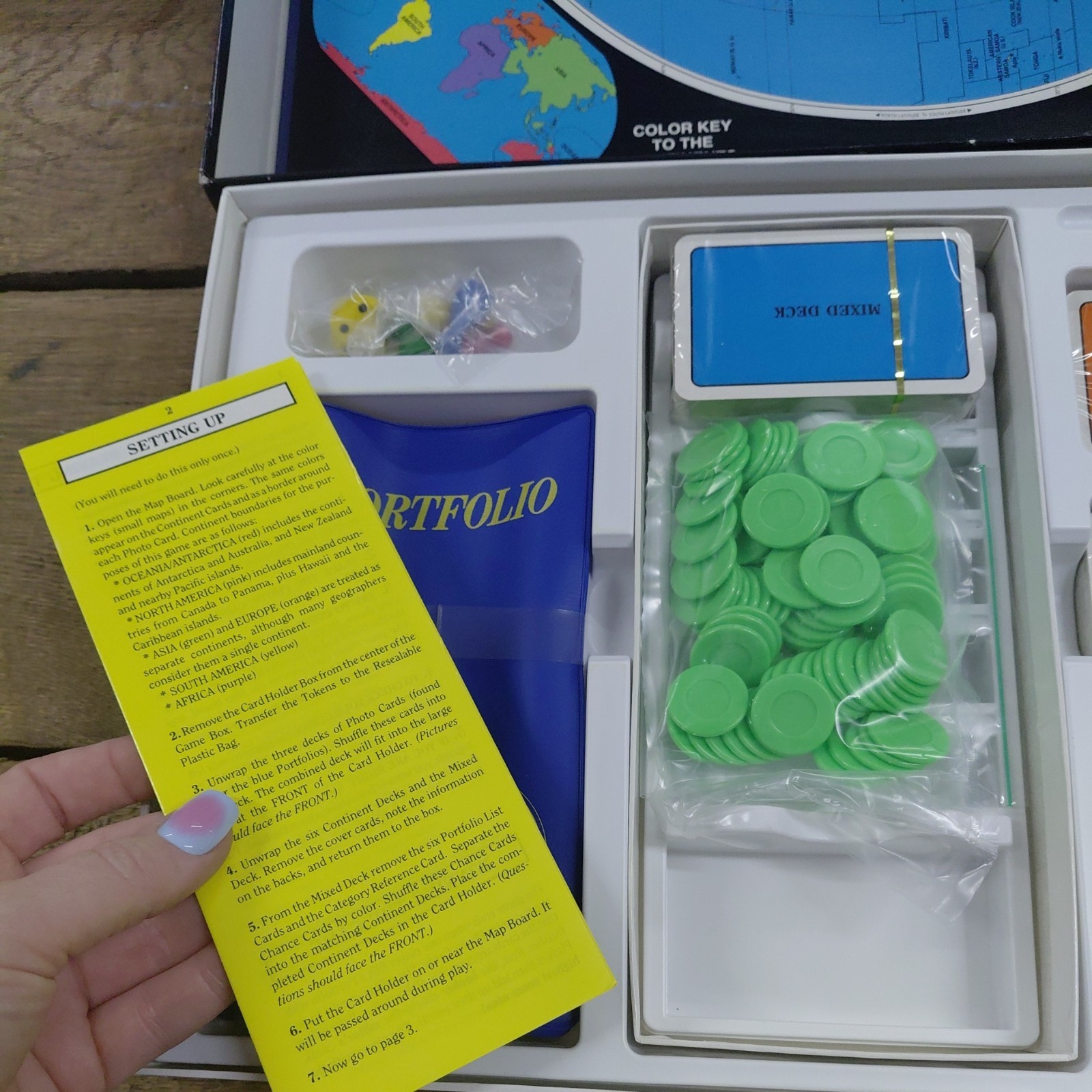 VINTAGE 1990 ON ASSIGNMENT WITH NATIONAL GEOGRAPHIC BOARD GAME! New w open box!