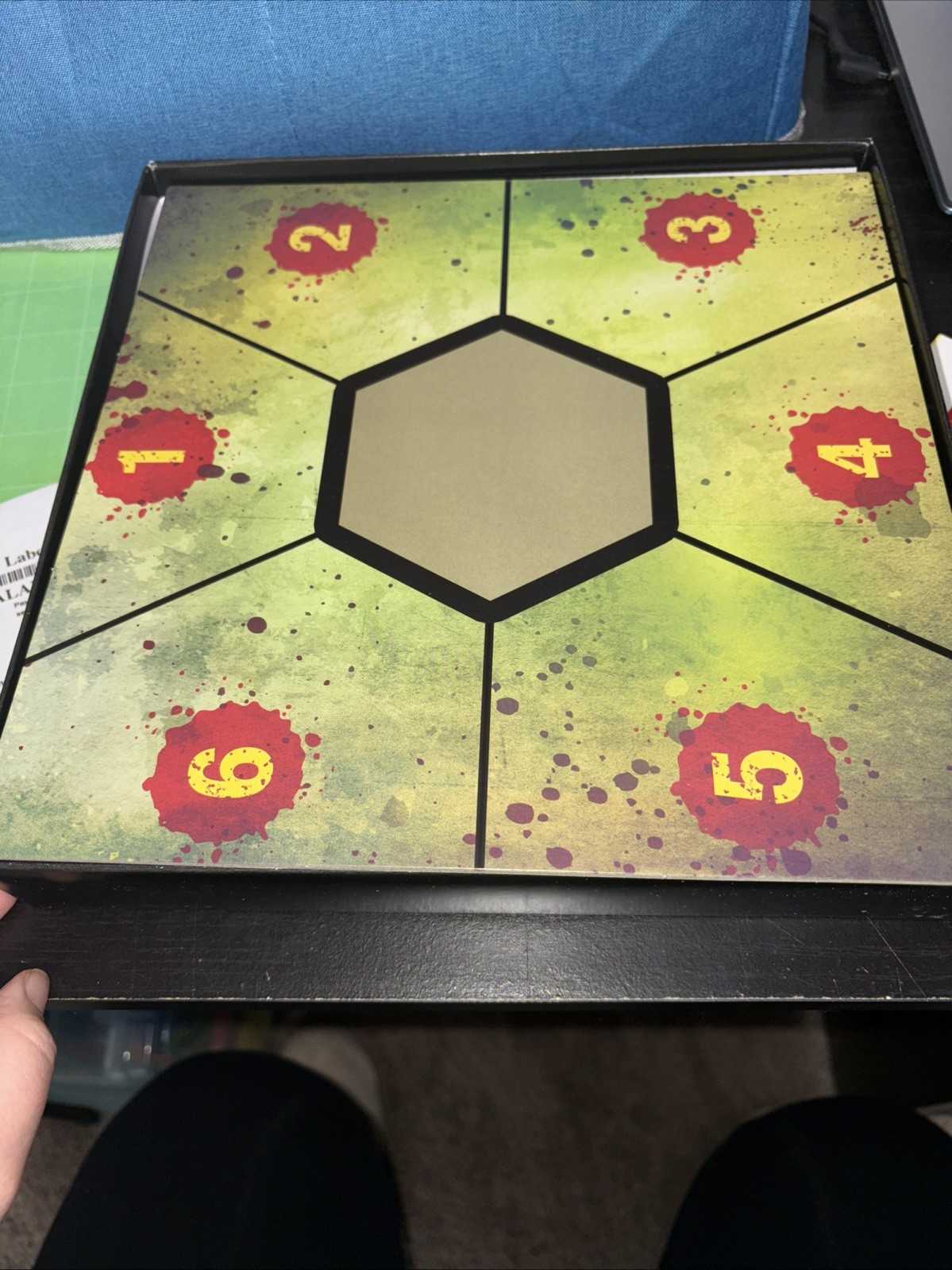 AMC The Walking Dead Don’t Look Back Dice Game Zombie Horror Board Game-Open Box