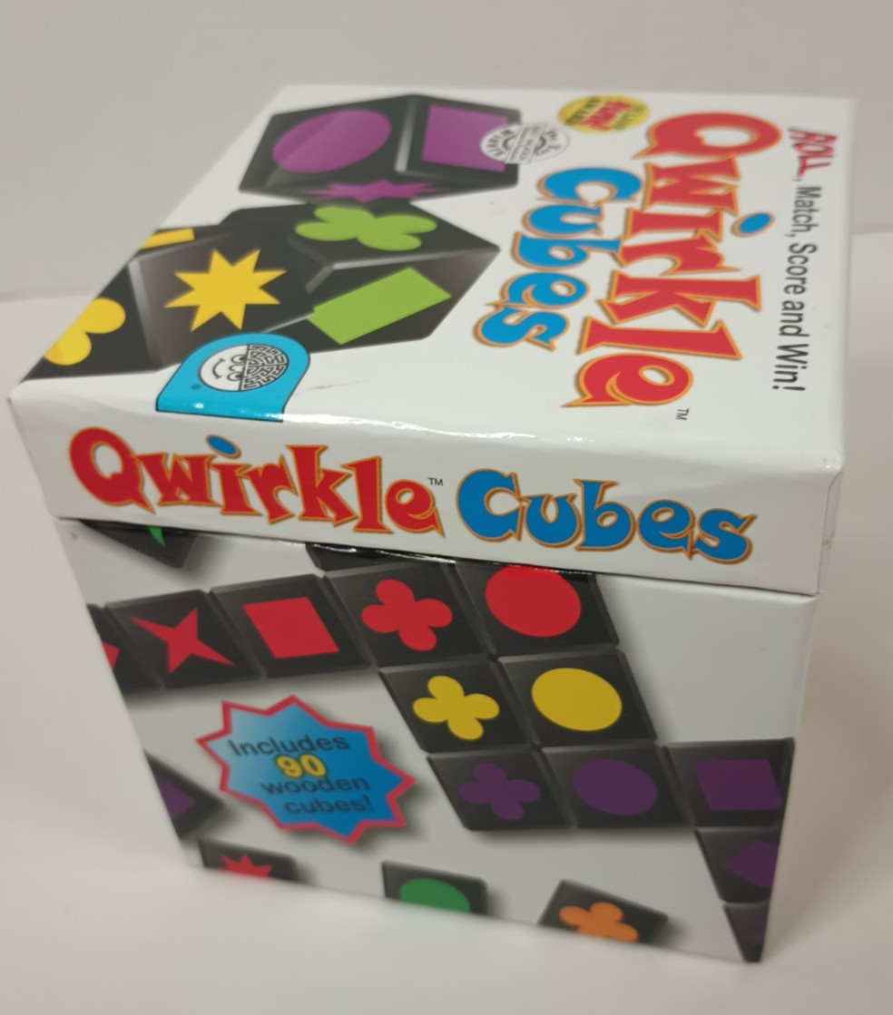 Qwirkle Cubes Game Mix Match Roll Win Mindware 2009 Dice Family Night Complete