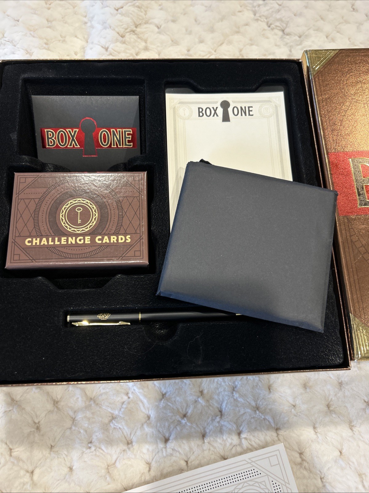 2020 BOX ONE Neil Patrick Harris Problem-Solving Game for 1 Theory11 EUC Complet