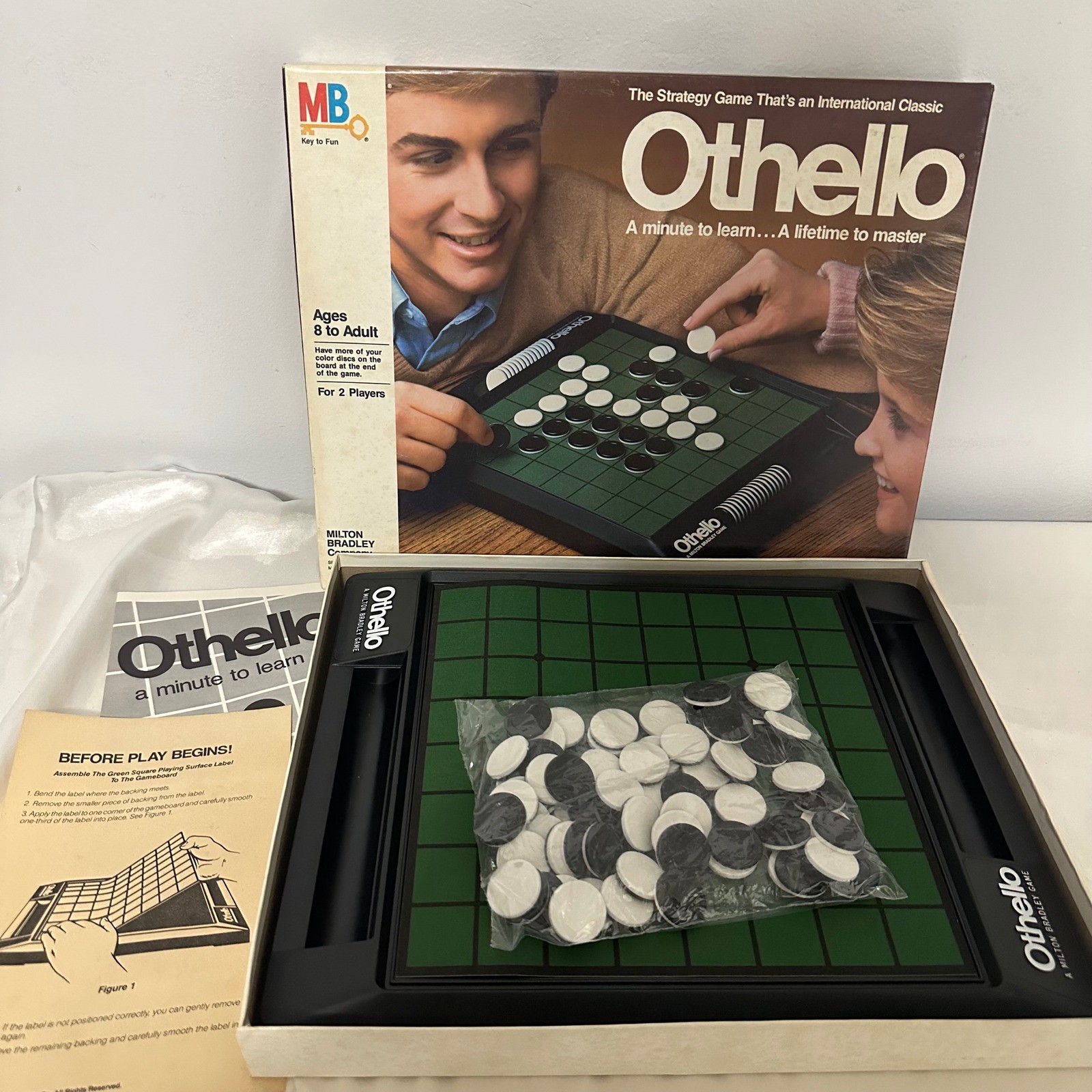 Milton Bradley Othello Strategy Game Green Excellent 1986Vintage Chips Sealed