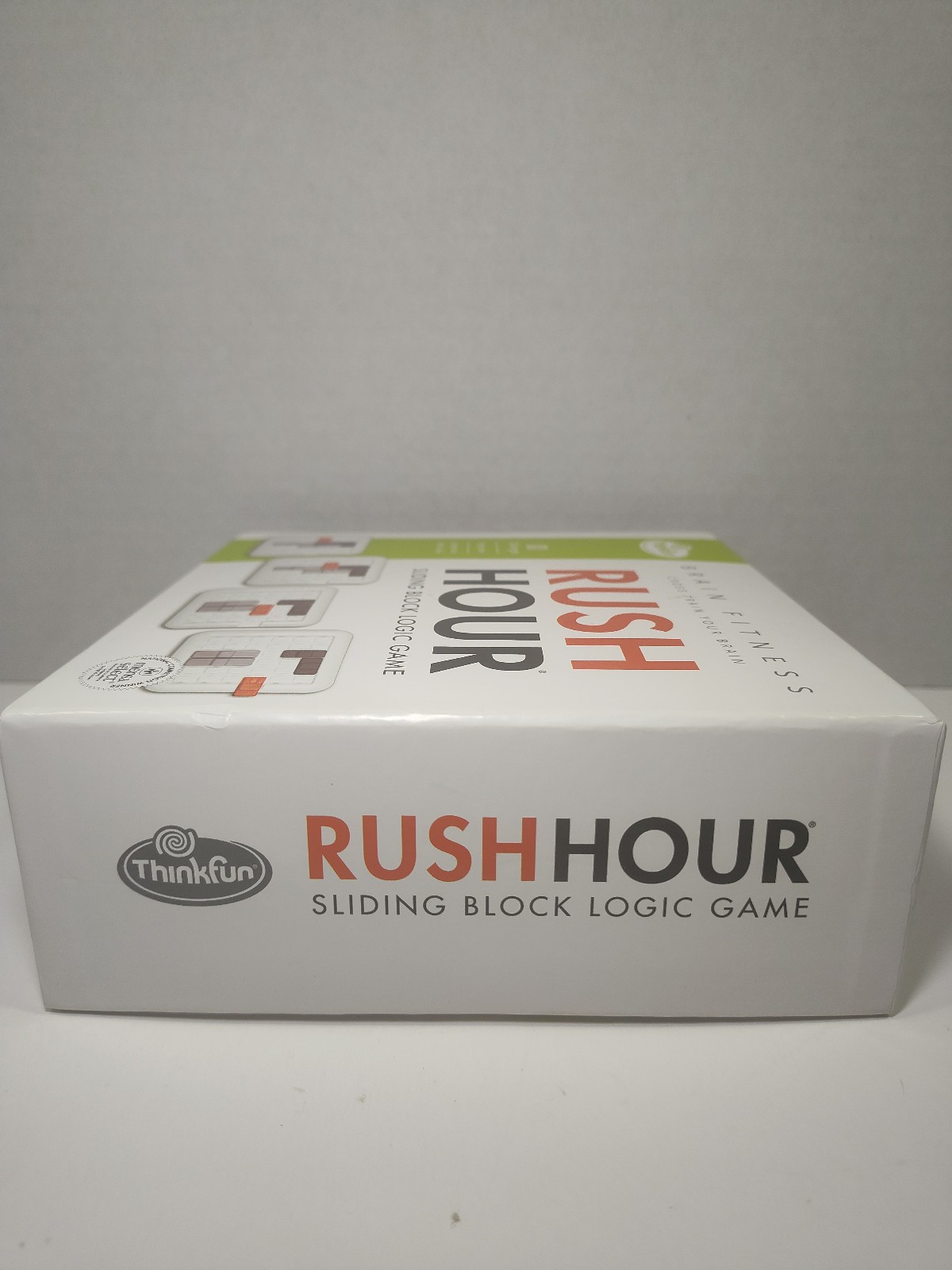 ThinkFun Rush Hour Game Complete 80 Challenges Sliding Block Logic Brain Teaser