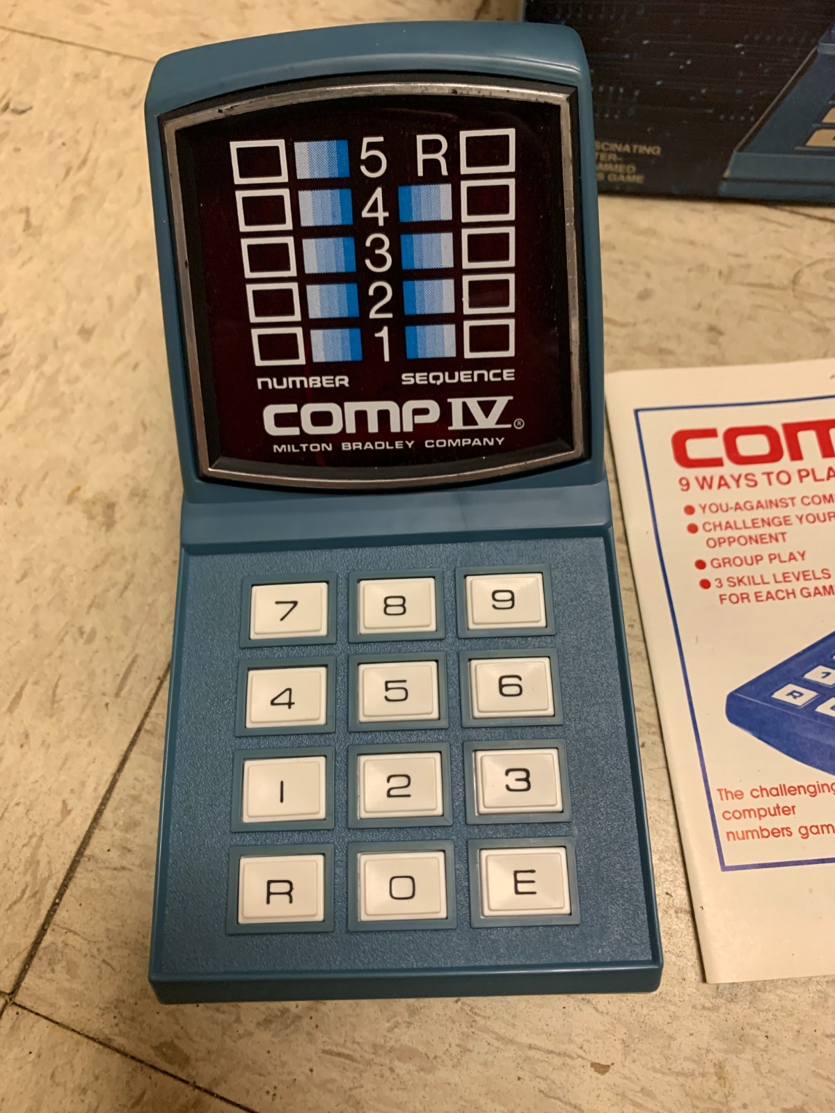 Vintage 1977 Milton Bradley Comp IV – Complete In Box Clean Unfaded WORKS