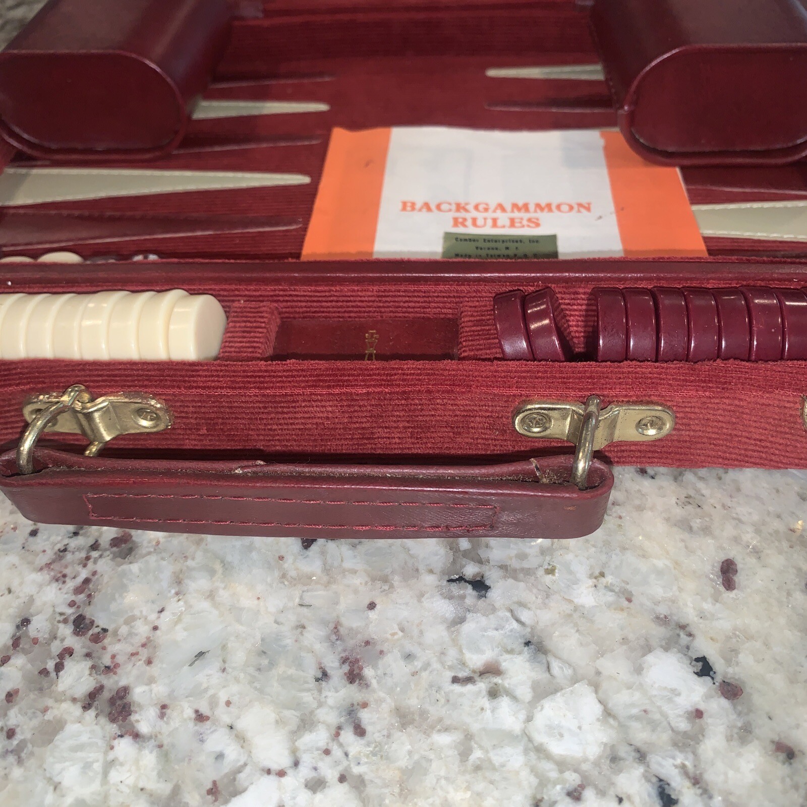 Cambor Backgammon Set. 4 Dice Cups Checkers Doubling Cube Maroon Size 11”x8” Vtg