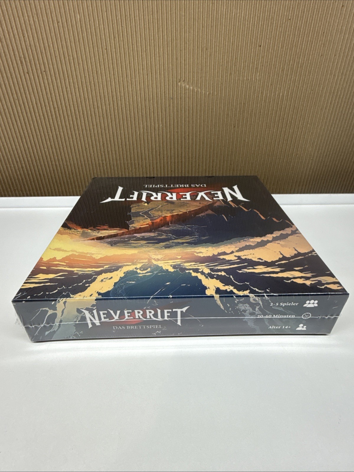 Gate to the games Neverrift Box NEW German Starter Kit. (das Brettspiel)