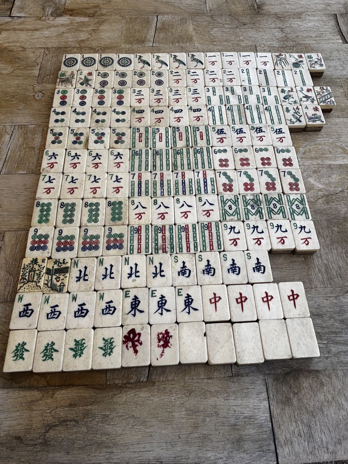 Vintage Mah jong Bamboo & Bone Dovetail 150 tiles See Pics has case