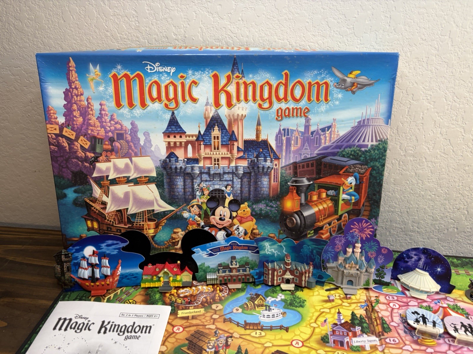 Disney Magic Kingdom 3D Land Board Game 2004 Parker Brothers 100% Complete EUC!