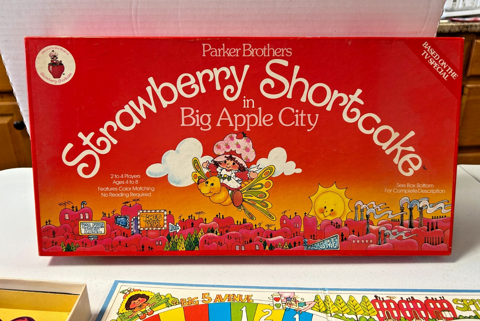 Vintage 1981 Strawberry Shortcake Big Apple City Game by Parker Bothers, NICE