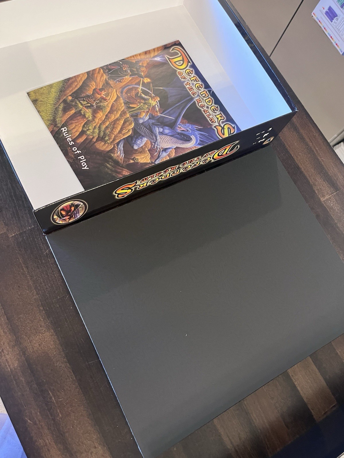 2010 DEFENDERS OF THE REALM FANTASY BOARD GAME EAGLE GAMES COMPLETE IN BOX RARE