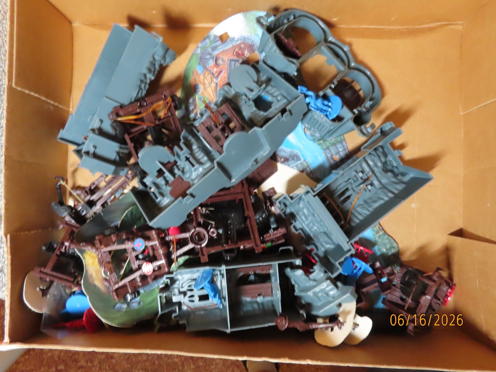 1994 Pressman Weapons & Warriors Castle Combat Set Board Game Almost Complete