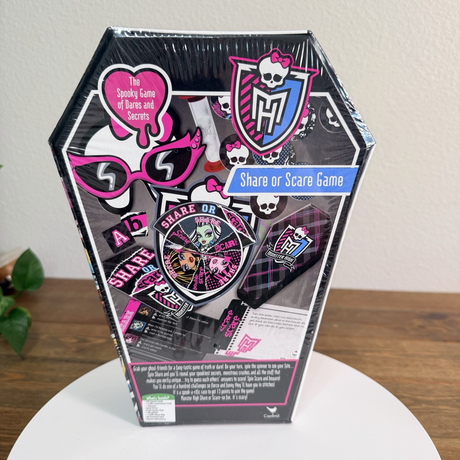 Monster High Share or Scare Game the spooky fun game of dares and secret