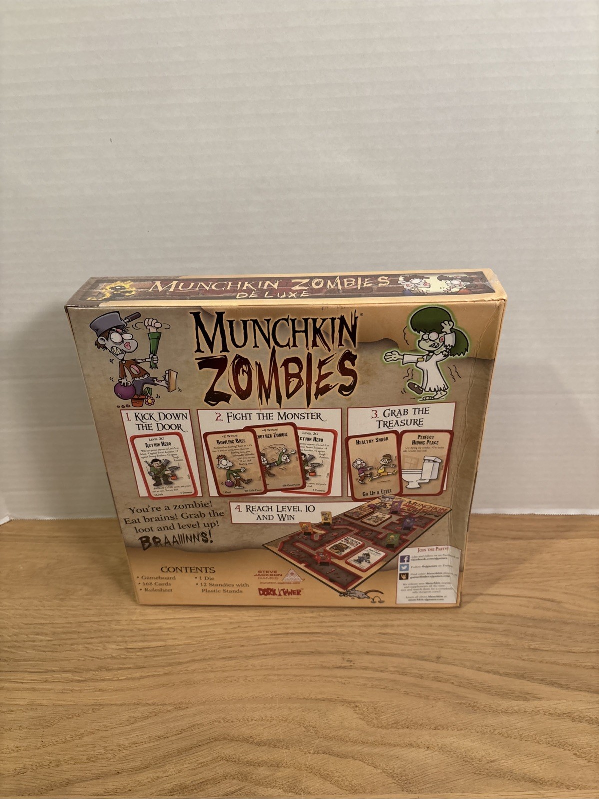 Munchkin Zombies Deluxe Board Game, The Walking Dead & Journals – Steve Jackson