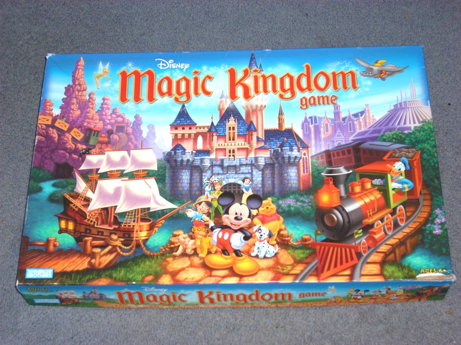 Disney Magic Kingdom Theme Park Board Game Parker Brothers 2004 Complete