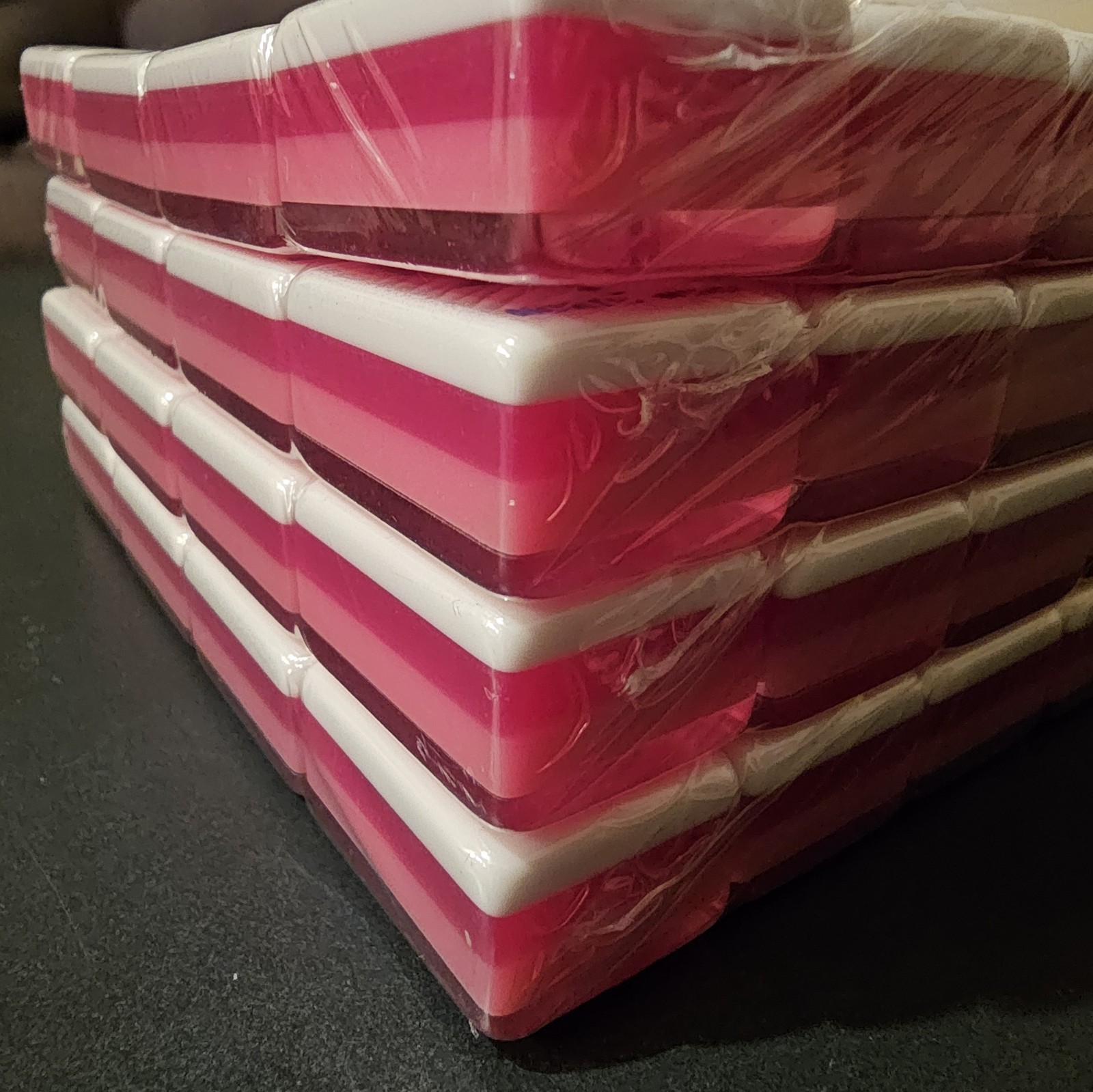 NEW! Unbranded Hot Pink Crystal Backed Engraved Mahjong Tiles Set 160