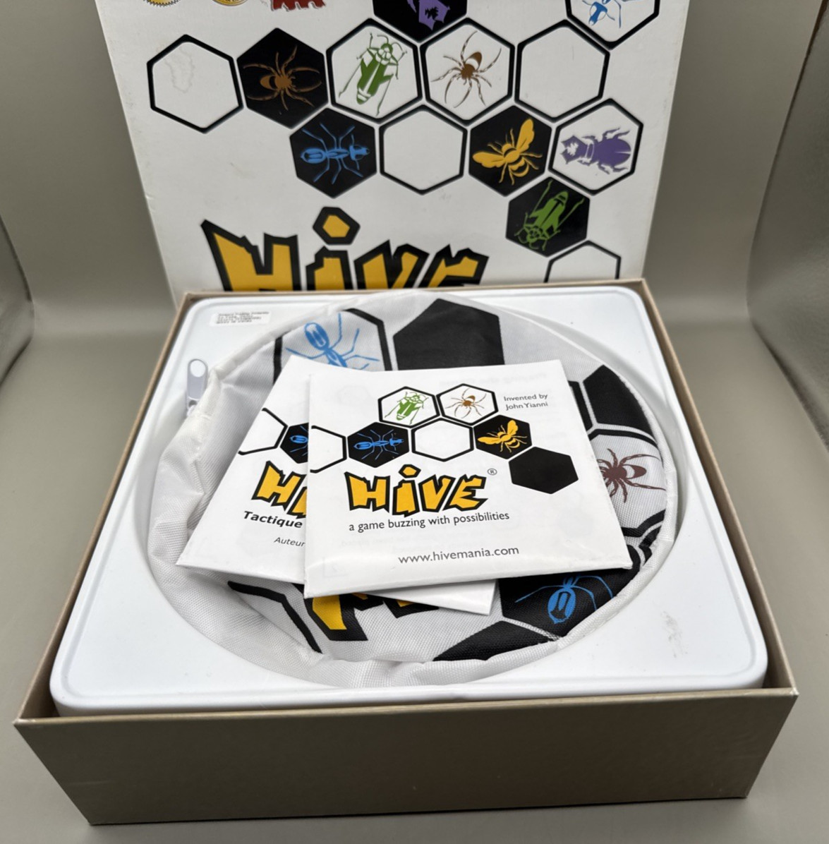 Hive Board Game by John Yianni Smart Zone Games – Complete + Travel Bag Gen42