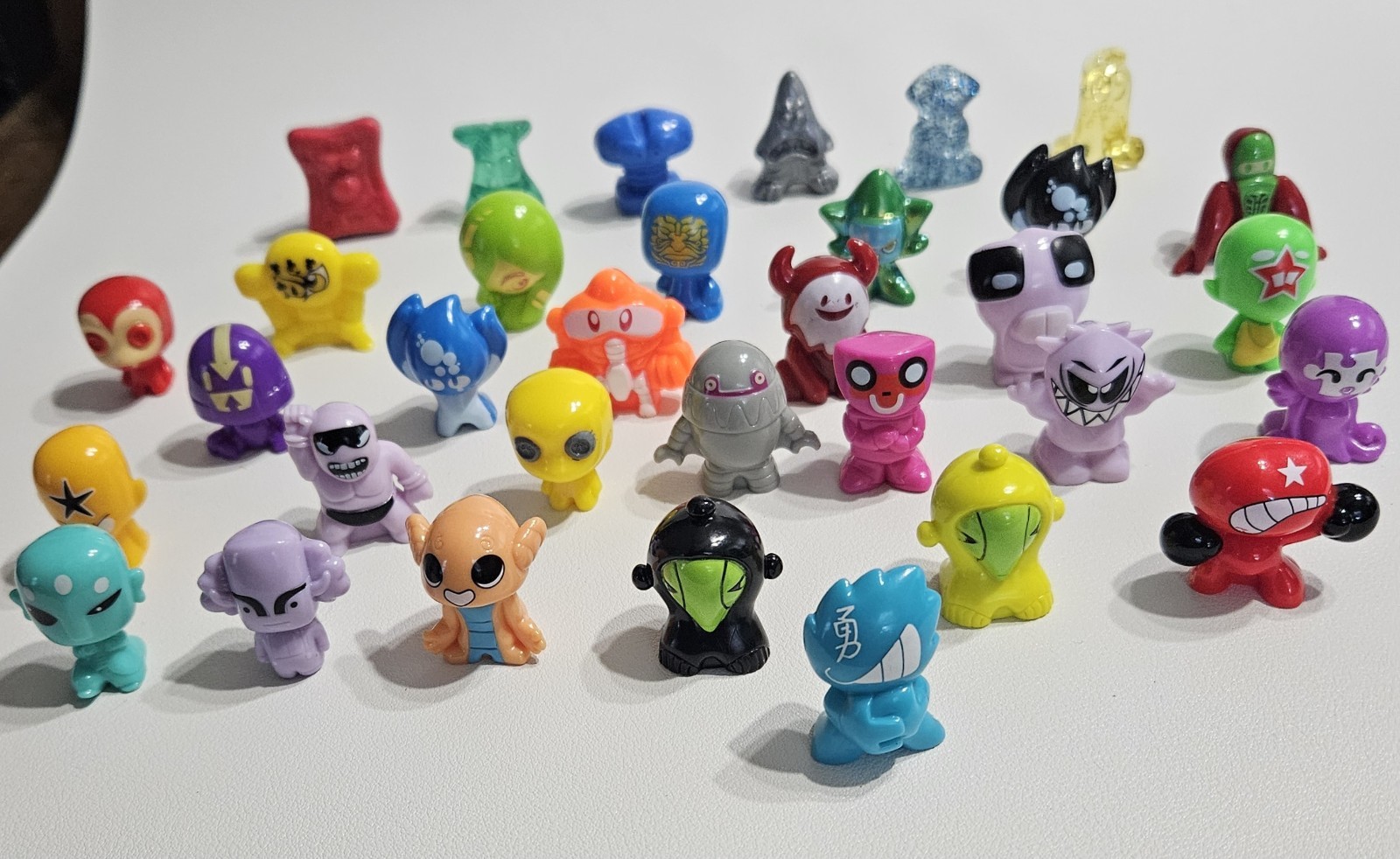 Gogo’s Crazy Bones Large Lot Of 33 Figures Mixed Series Y2K Wanted Vintage