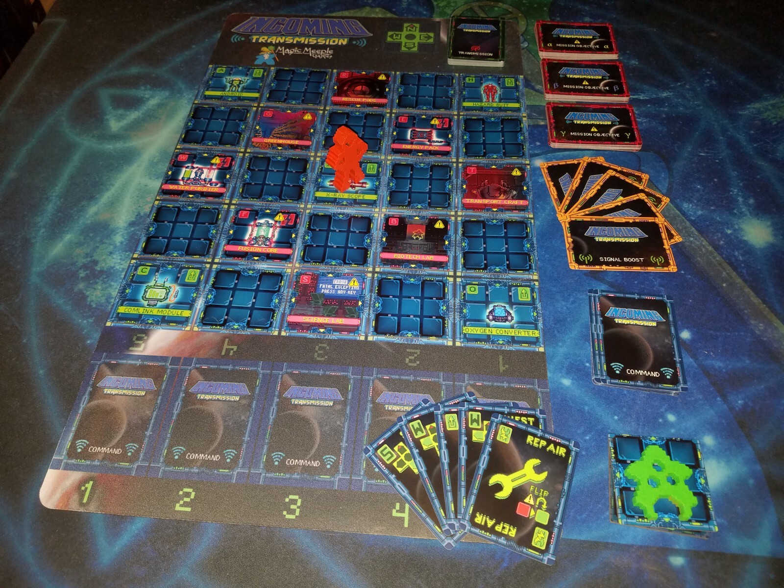 Incoming Transmission GAME WITH PLAYMAT cooperative sci-fi pixel boardgame