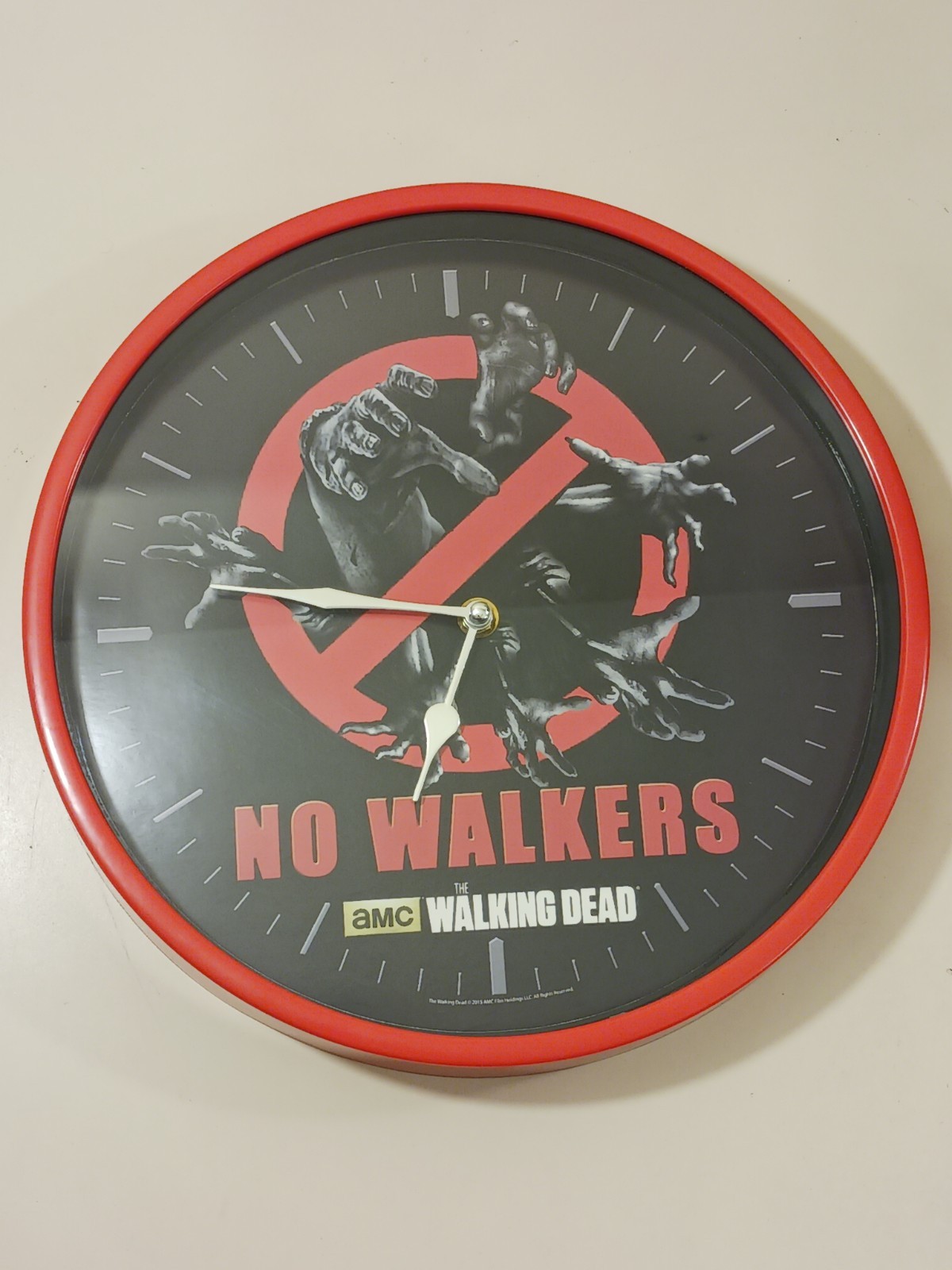 The Walking Dead Lot 4 Shot Glasses 1 Dice Game 3 Jigsaw Puzzles 1 Wall Clock
