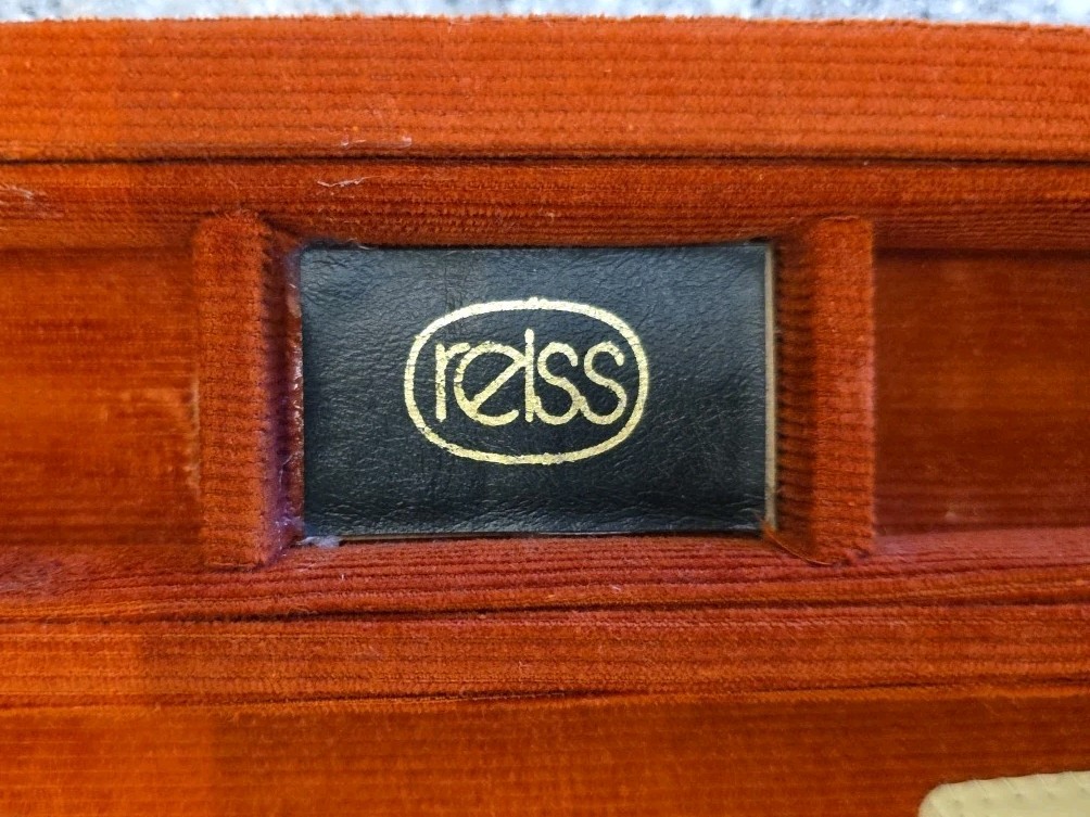 Vintage Reiss Backgammon Game Burnt Orange Corduroy Attache Briefcase 1&3/8″ Pcs