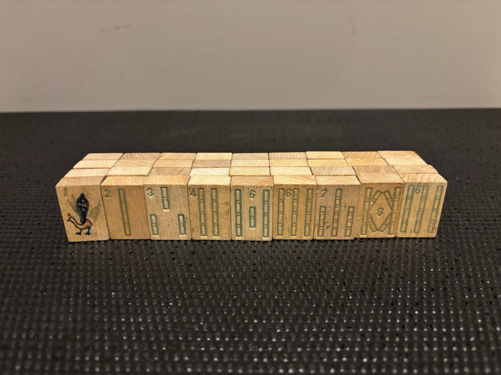 Vintage 1923 Parker Brothers Mah-Jongg 139 Wooden Celluloid Tiles 97% Complete