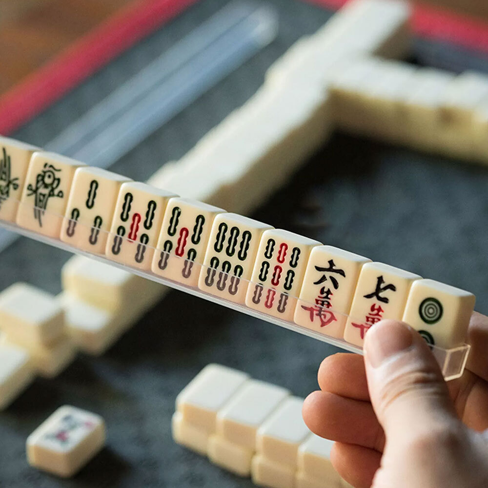 Portable Mini Mahjong Set, Indoor Entertainment Accessories with Carrying Case