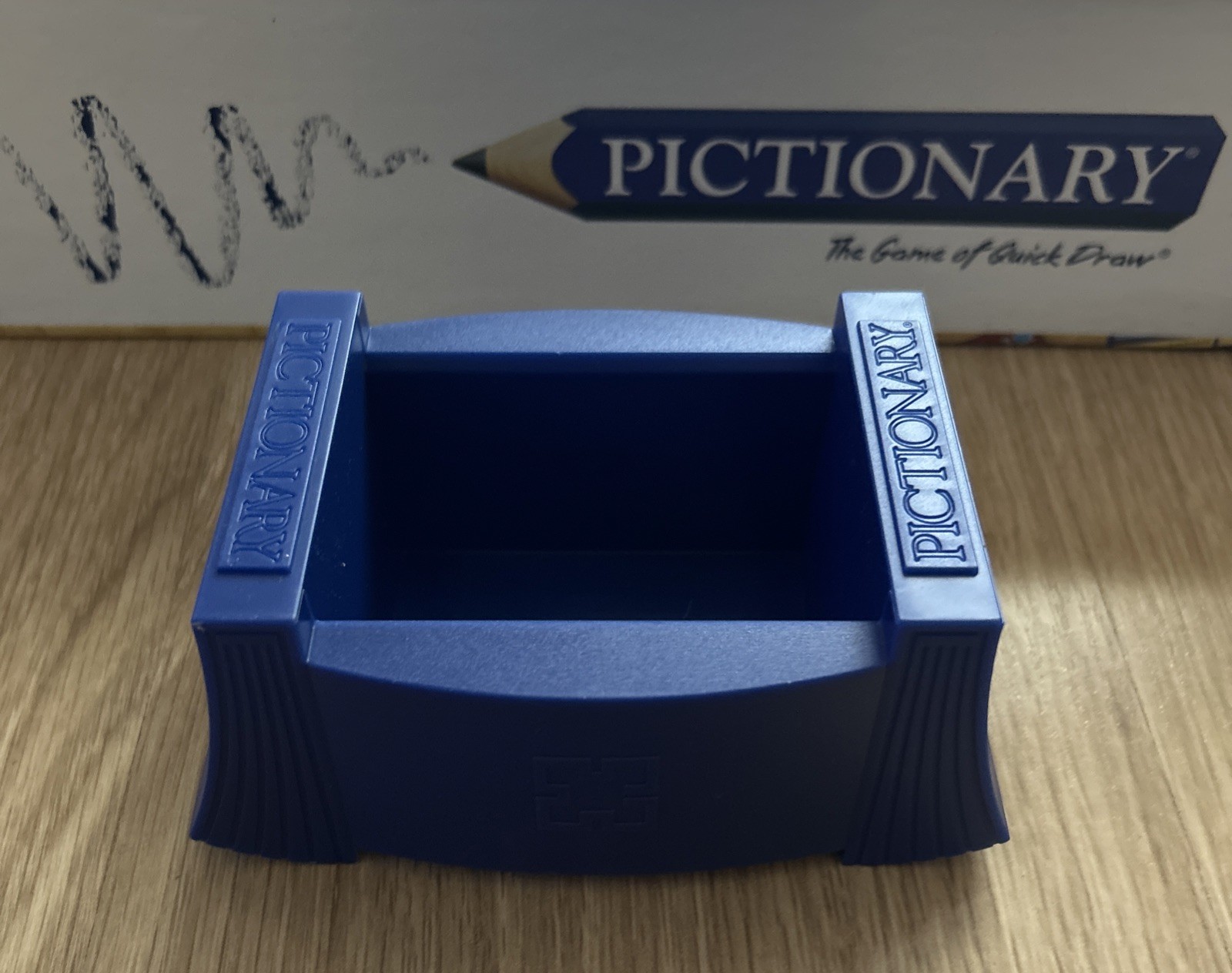 *NEW OPEN BOX* Vintage Pictionary 1993 – 2000 Edition Board Game Milton Bradley