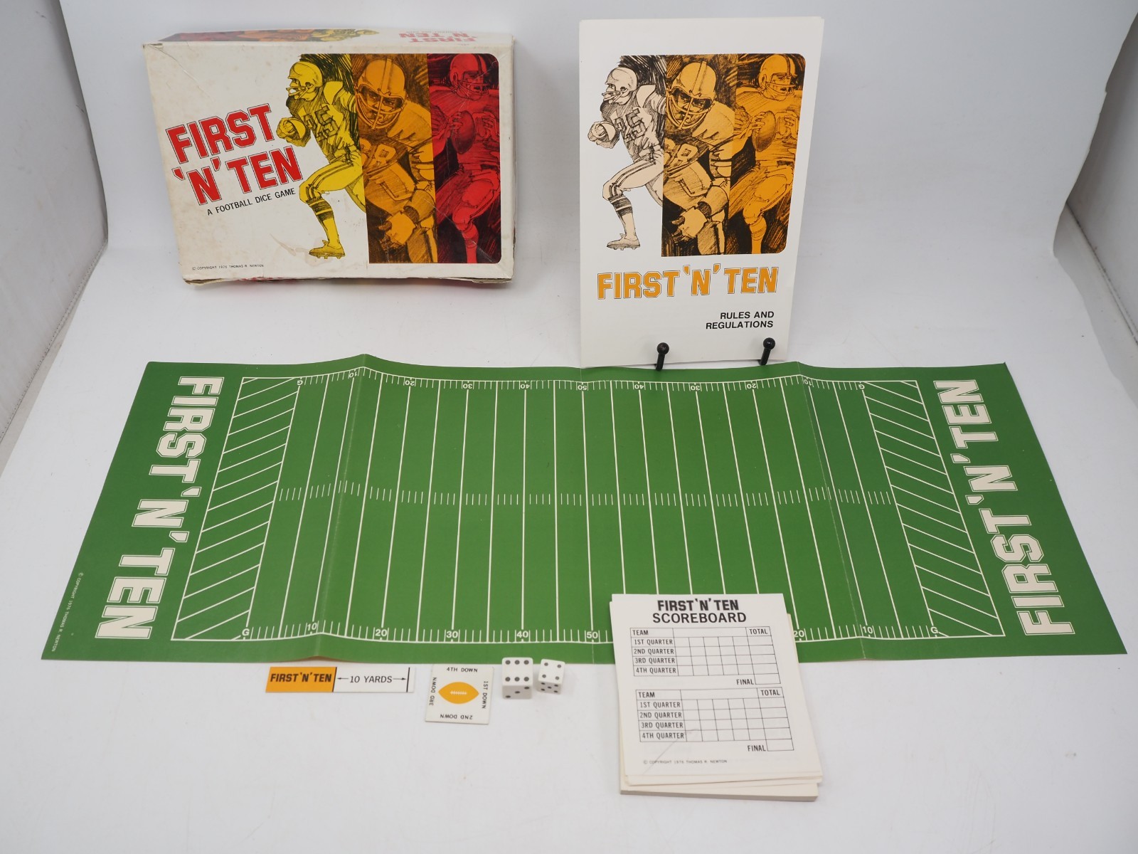 1976 First ’N’ Ten Football Dice Game Complete w/ Packer Bear Viking TD Contest