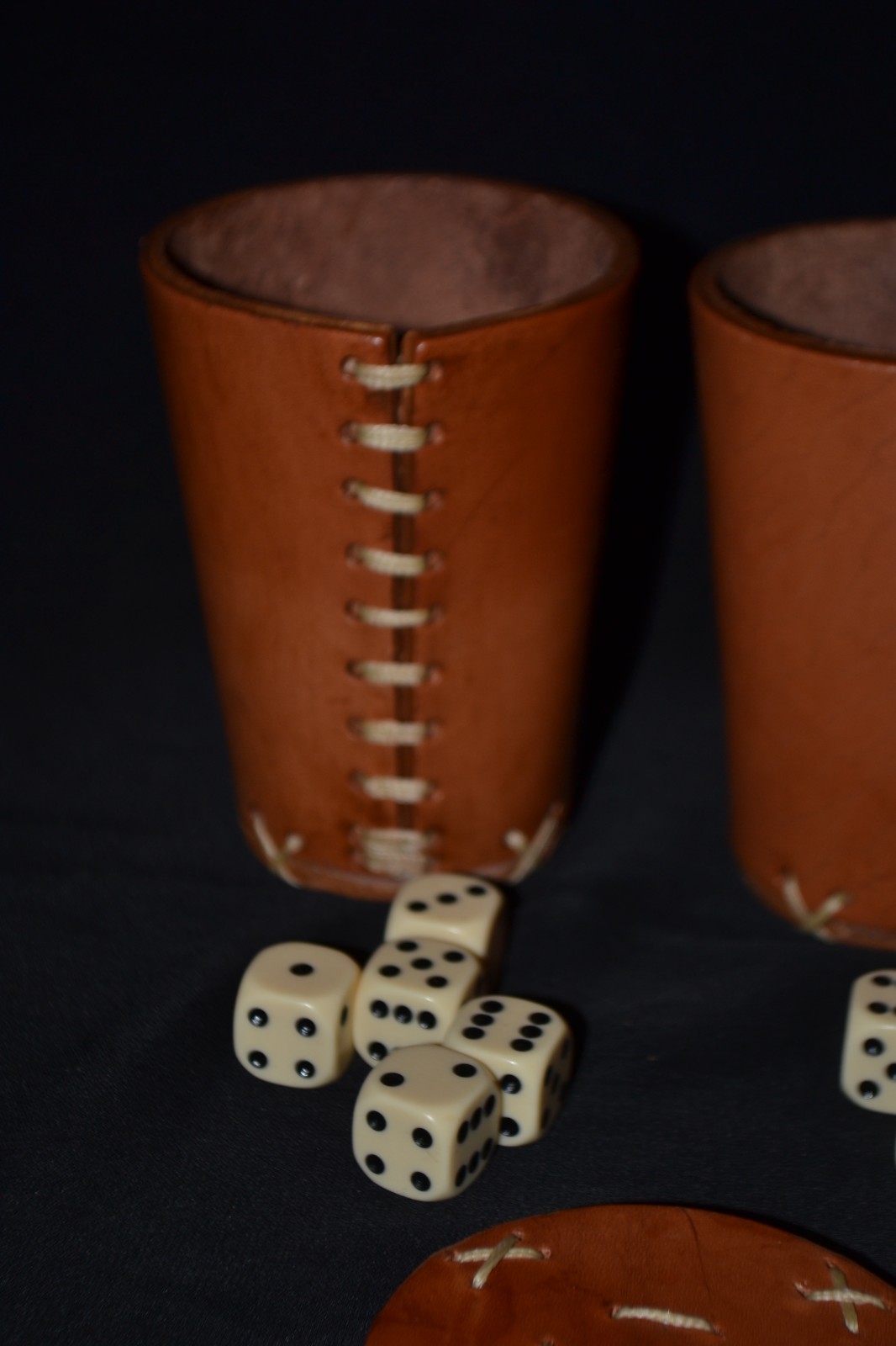 Liars Dice Game Leather Cups Dice Set NEW Disenos Madrid Spain