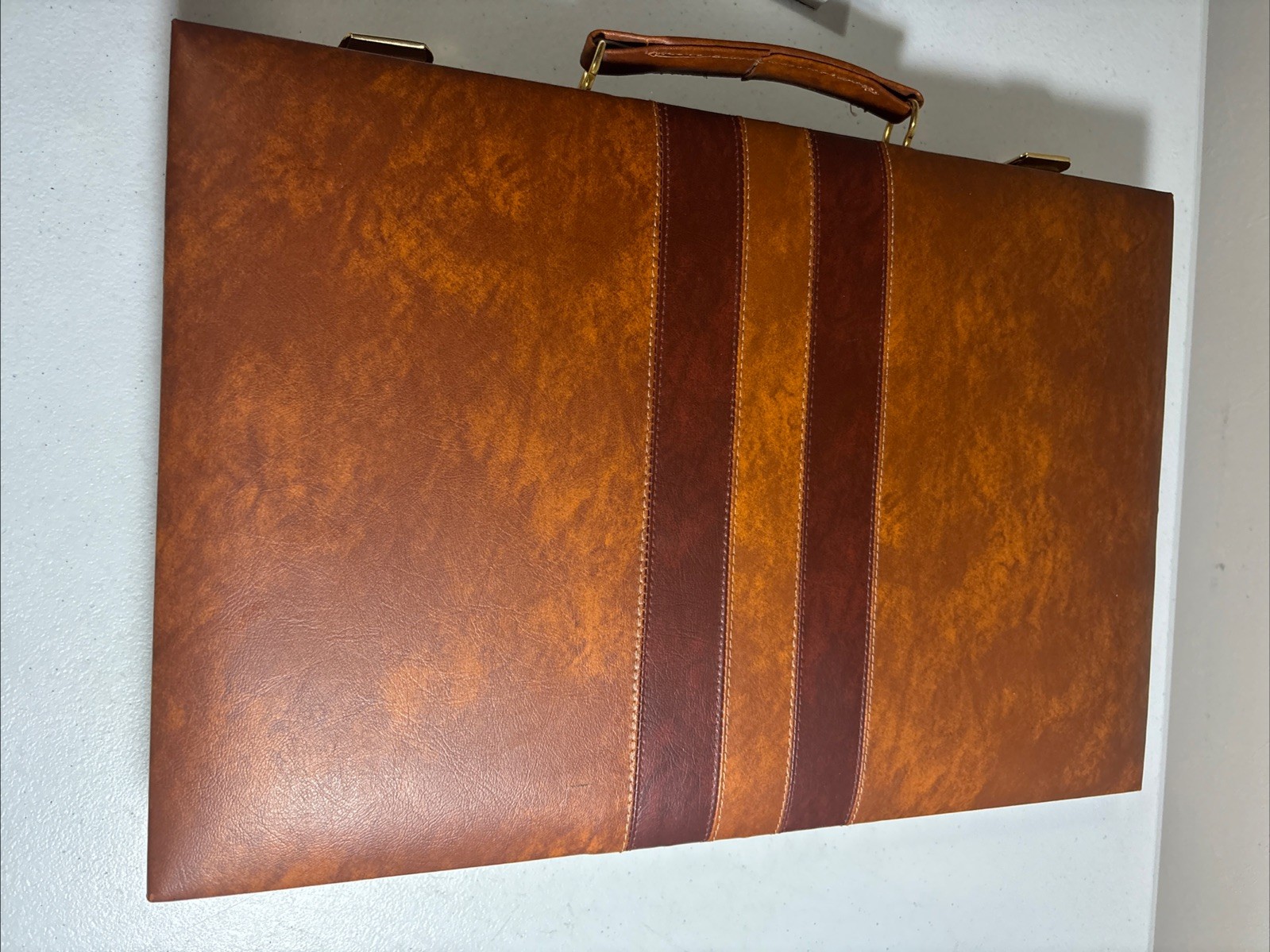 Vintage Backgammon Set faux Leather Case w/felt board Complete