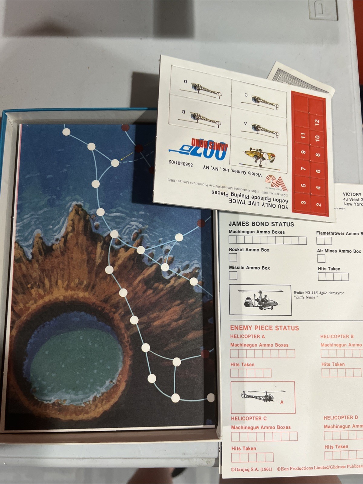 Vintage 1985 James Bond 007 You Only Live Twice Action Episode Game