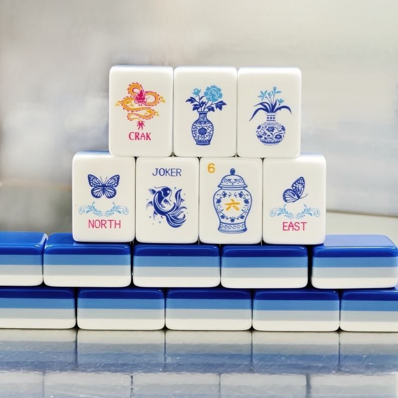 Luxury American Mahjong Set 160 Engraved Acrylic Tiles Blue White Porcelain