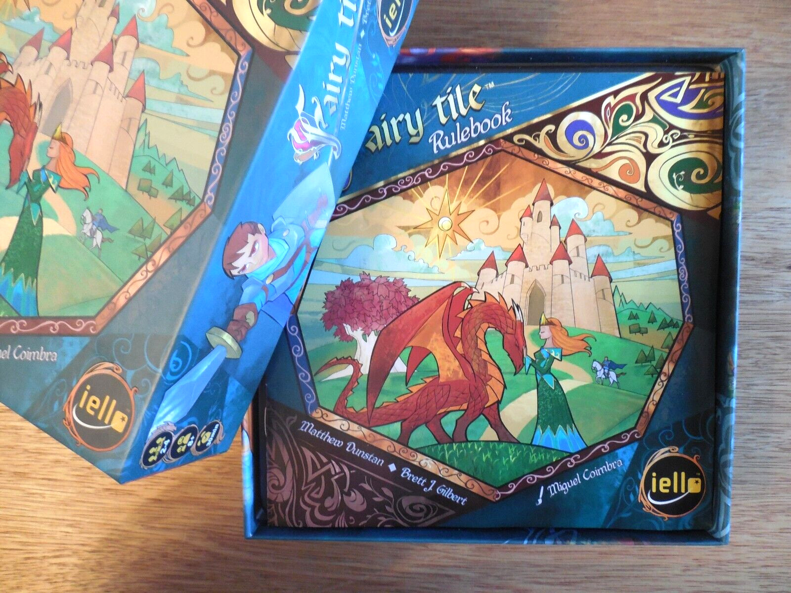 MINT! 2018 iello “Fairy Tile” Dragon Fantasy Tile Game w Figurines for Ages 8+