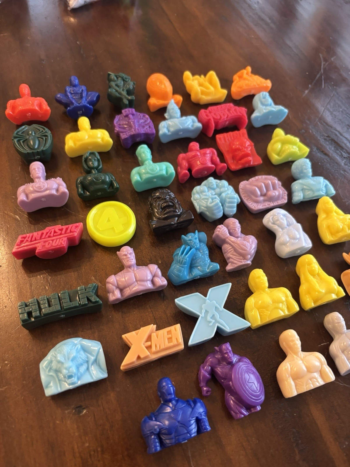 ALL SOLID COLOR COMPLETE SET Gogos Crazy Bones European 2006 MARVEL HEROES