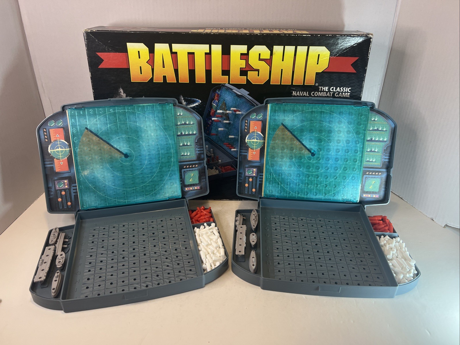 Battleship-The Classic Naval Combat Board Game 1996 Milton Bradley-Complete EUC!