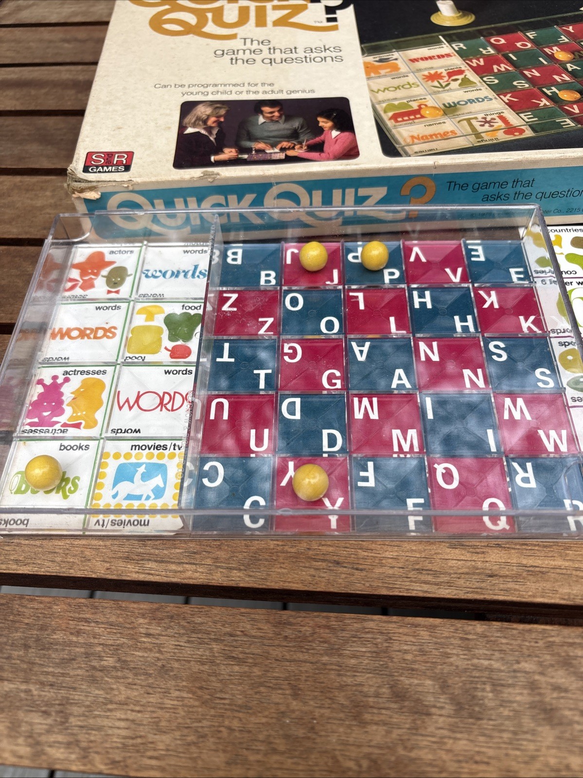 Vintage 1978 Quick Quiz? The Game that Asks the Questions Selchow & Righter #90