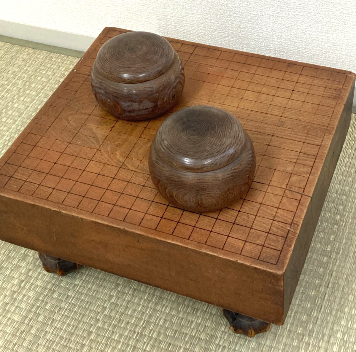 Japanese Vintage Goban Go Board Set with Legs Igo Stones Complete Antique Japan