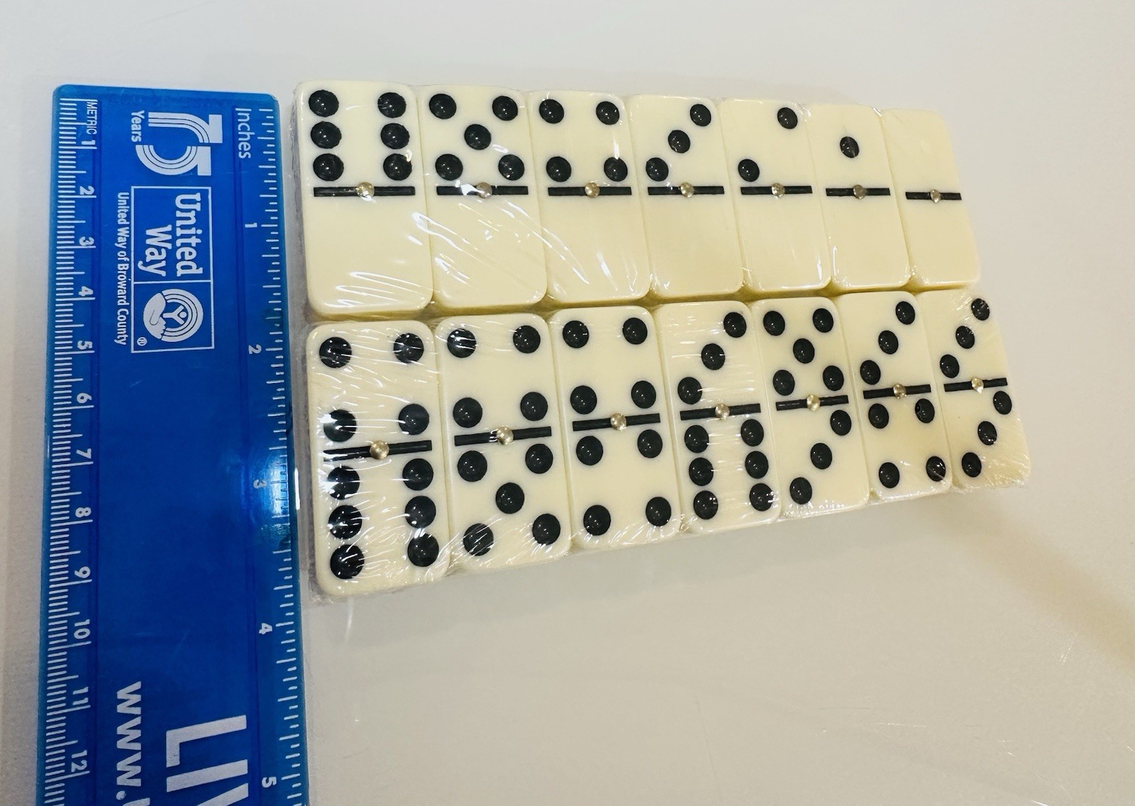 Dominoes Set of 28 MANOR Hialeah in Wooden Case NEW