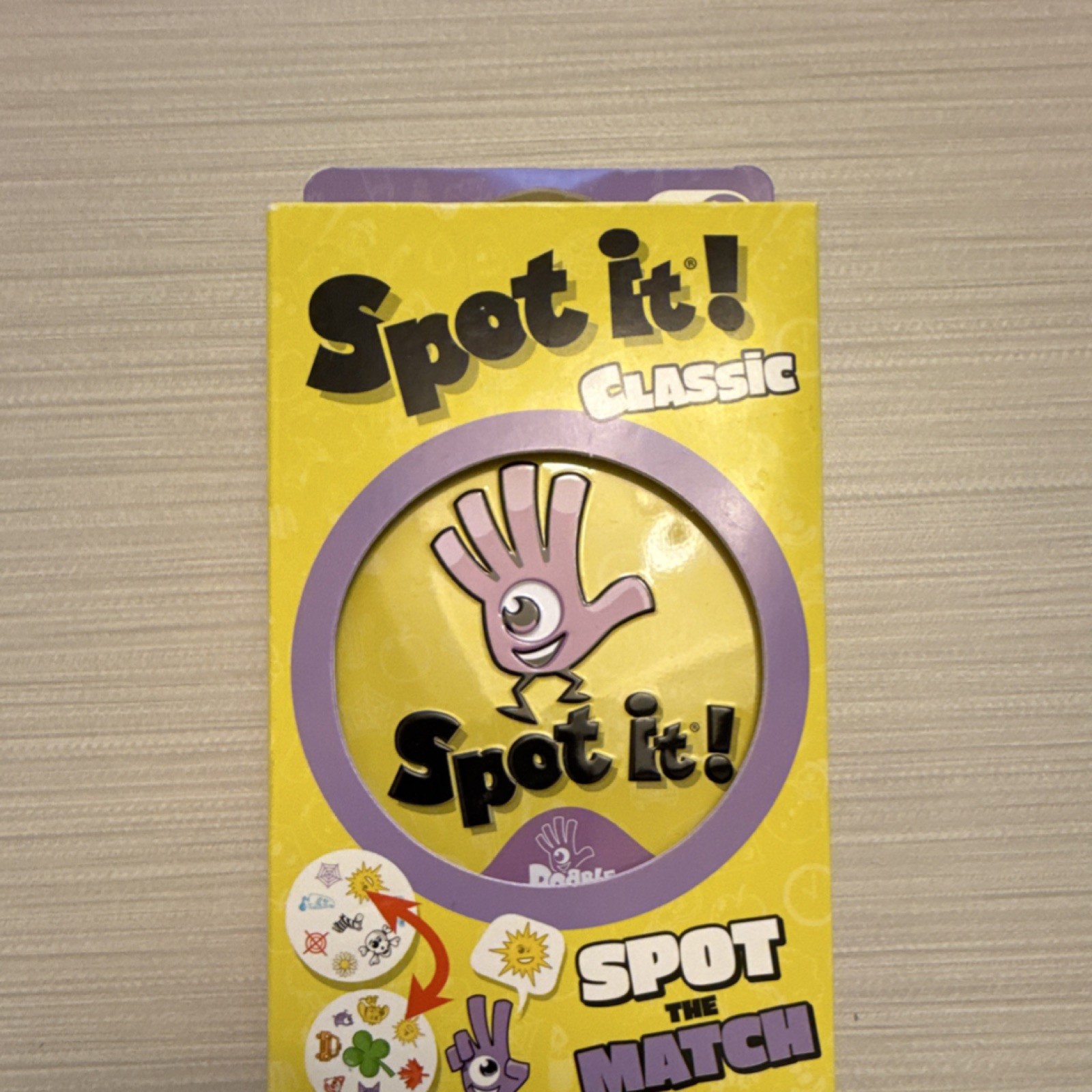 Zygomatic Spot It! Classic Family Game Observation Theme 5 Mini-games 6+ SP103