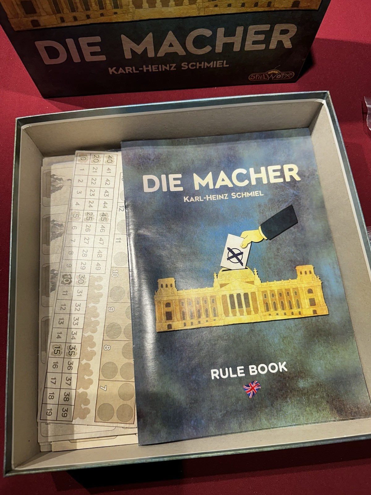 Die Macher board game 2019 Kickstarter Limited Edition English and German guides