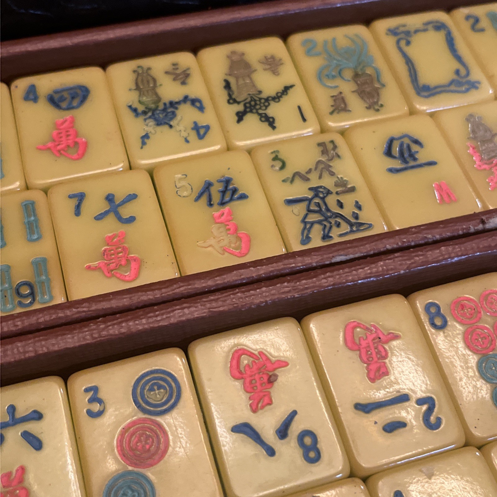 Vintage Butterscotch Bakelite Cardinal Mahjong Set 164 Tiles 5 Trays Alligator