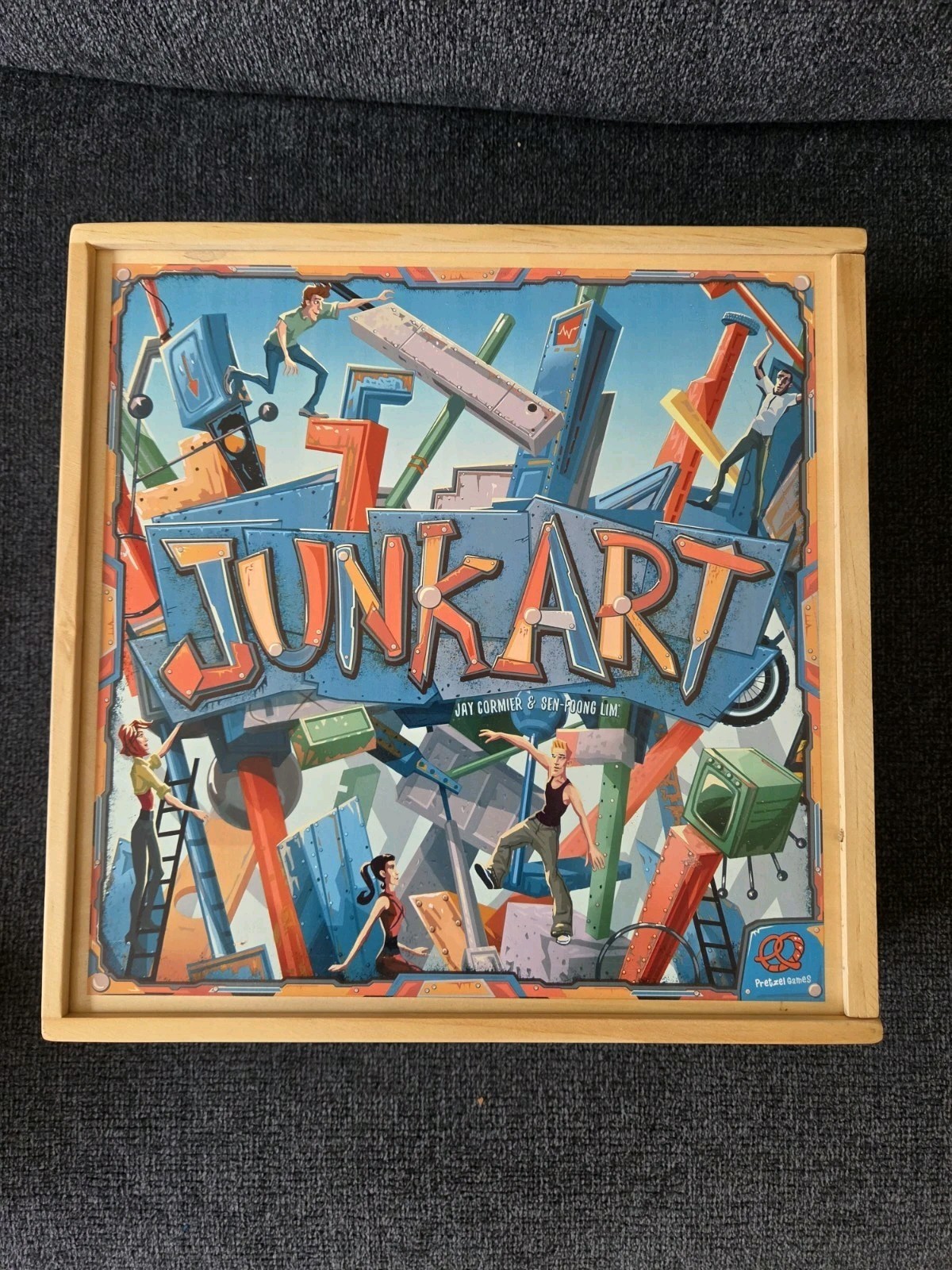 JUNK ART Wooden Box Edition 2017 Board Game Pretzel Games Complete VG+