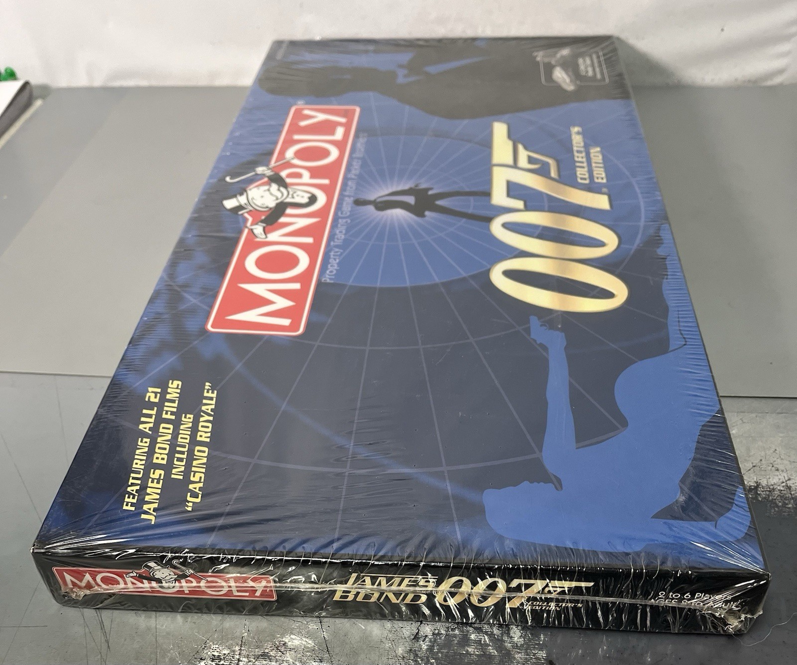 James Bond 007 Collector’s Edition Monopoly Hasbro 2006 NEW