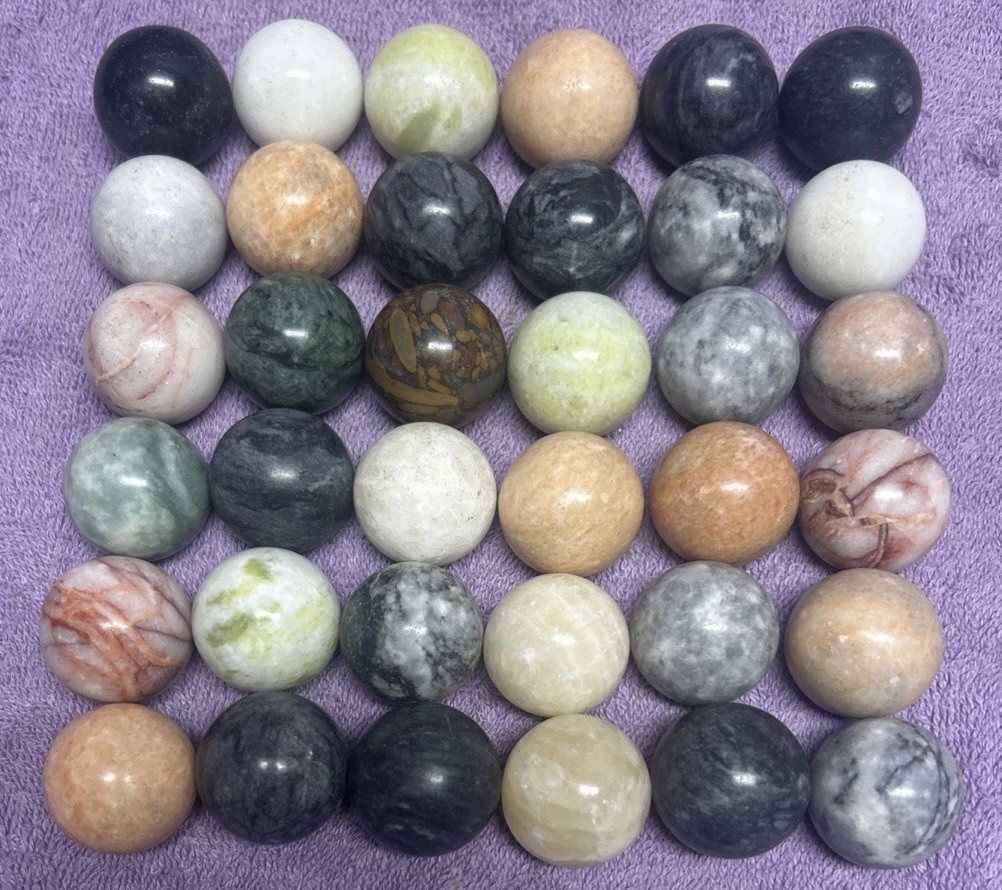 Vtg Semiprecious Stone Marble Solitaire Game 36 1” Stone Marbles 16” Board
