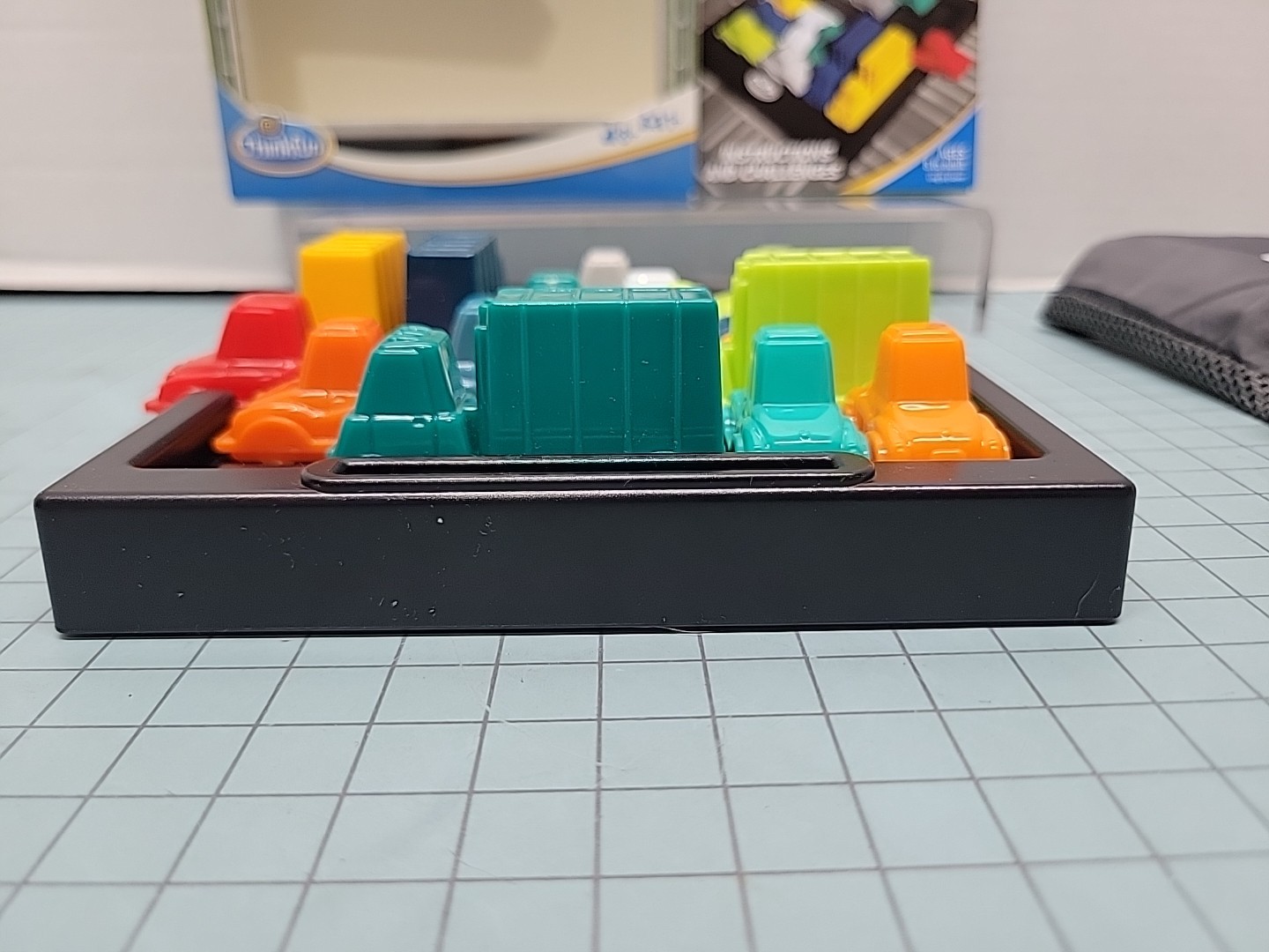 Rush Hour Traffic Jam Logic Game Thinkfun – 40 Challenges to Ignite Your Mind