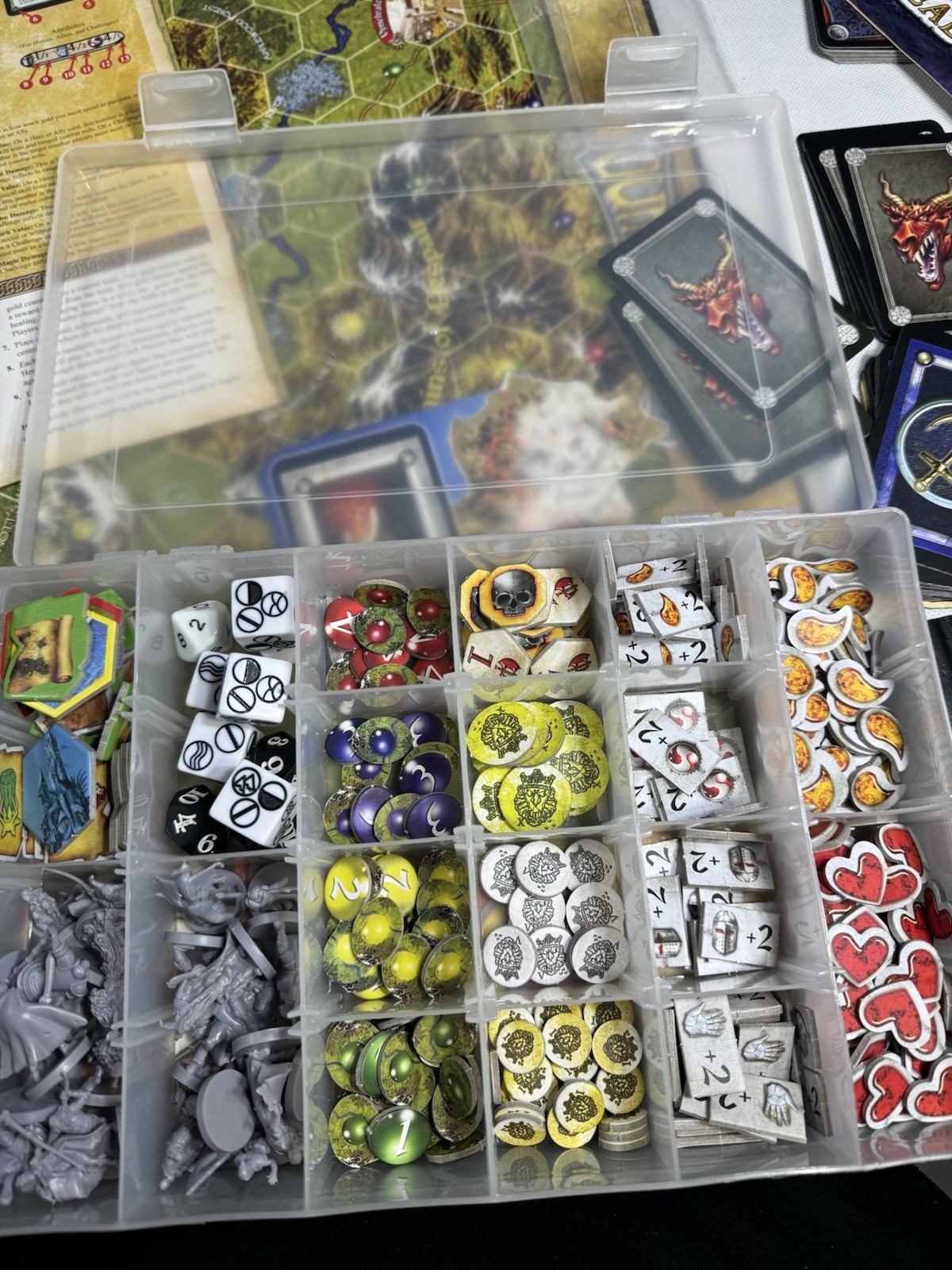 Runebound 2nd edition + 2 Extra Expansions Read