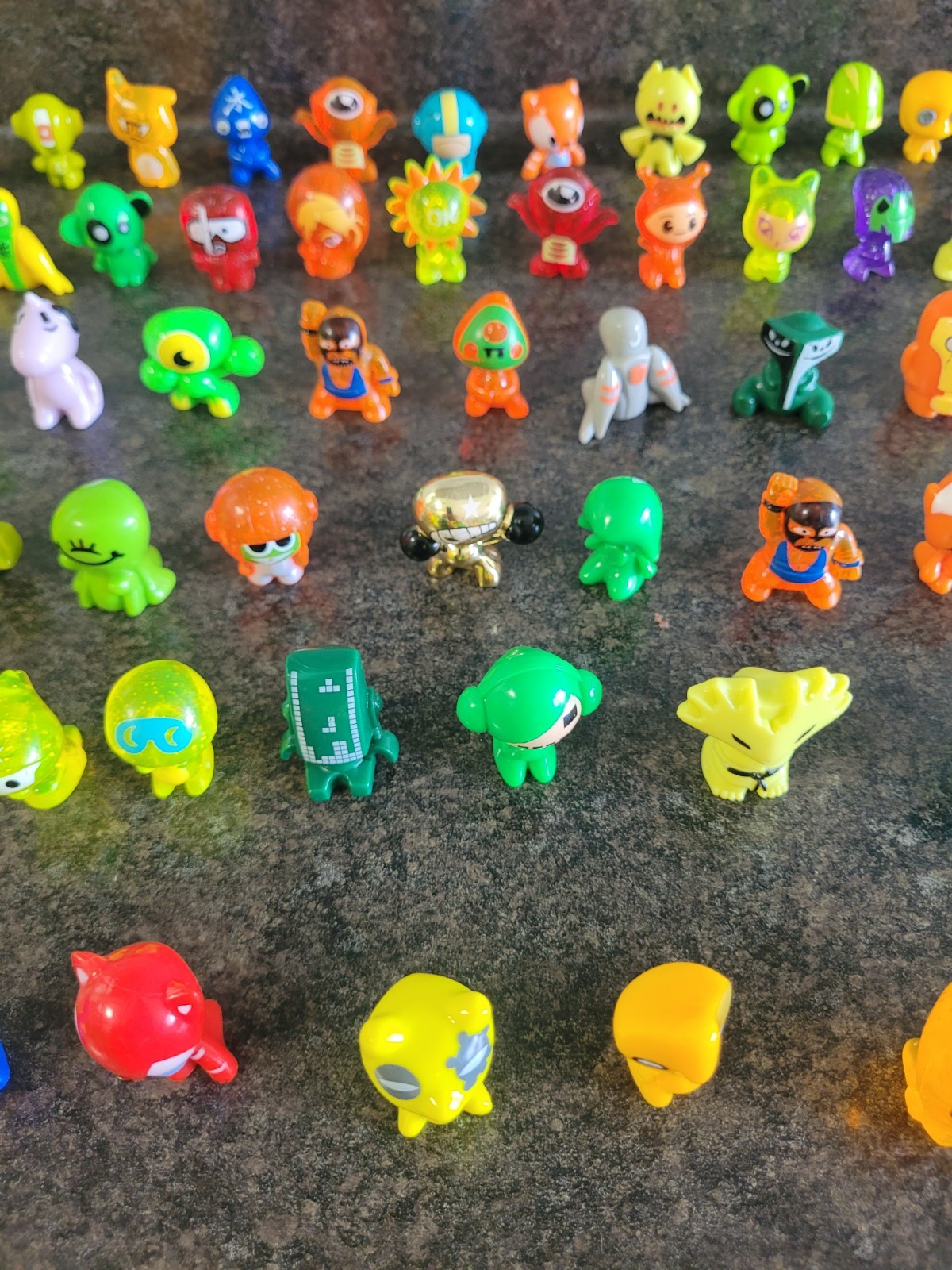 Gogo’s Crazy Bones Mixed Series Lot (133)