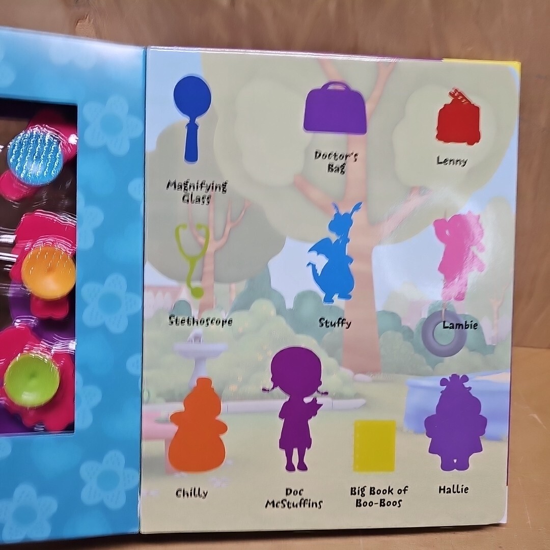 STUCK ON STORIES Doc McStuffins Activity Book